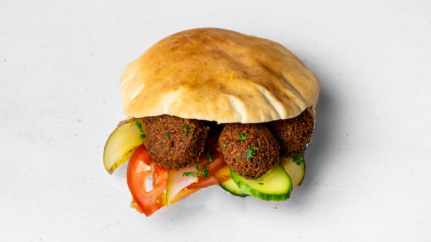 Falafel Sandwich-Falafel v arabském chlebu